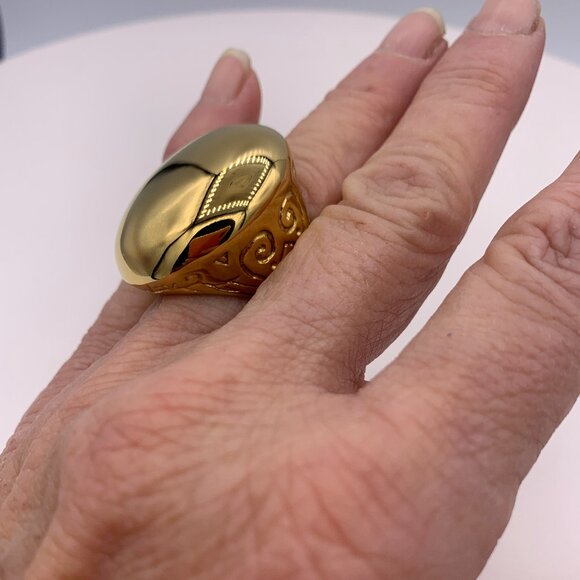 New, no tags, hard acrylic clamshell, clutch purse, mirror gold, fully lined - Picture 15 of 16